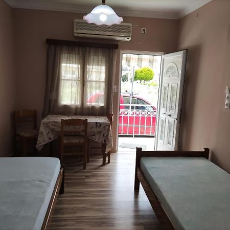Sissy Apartment Vrahati Exterior foto