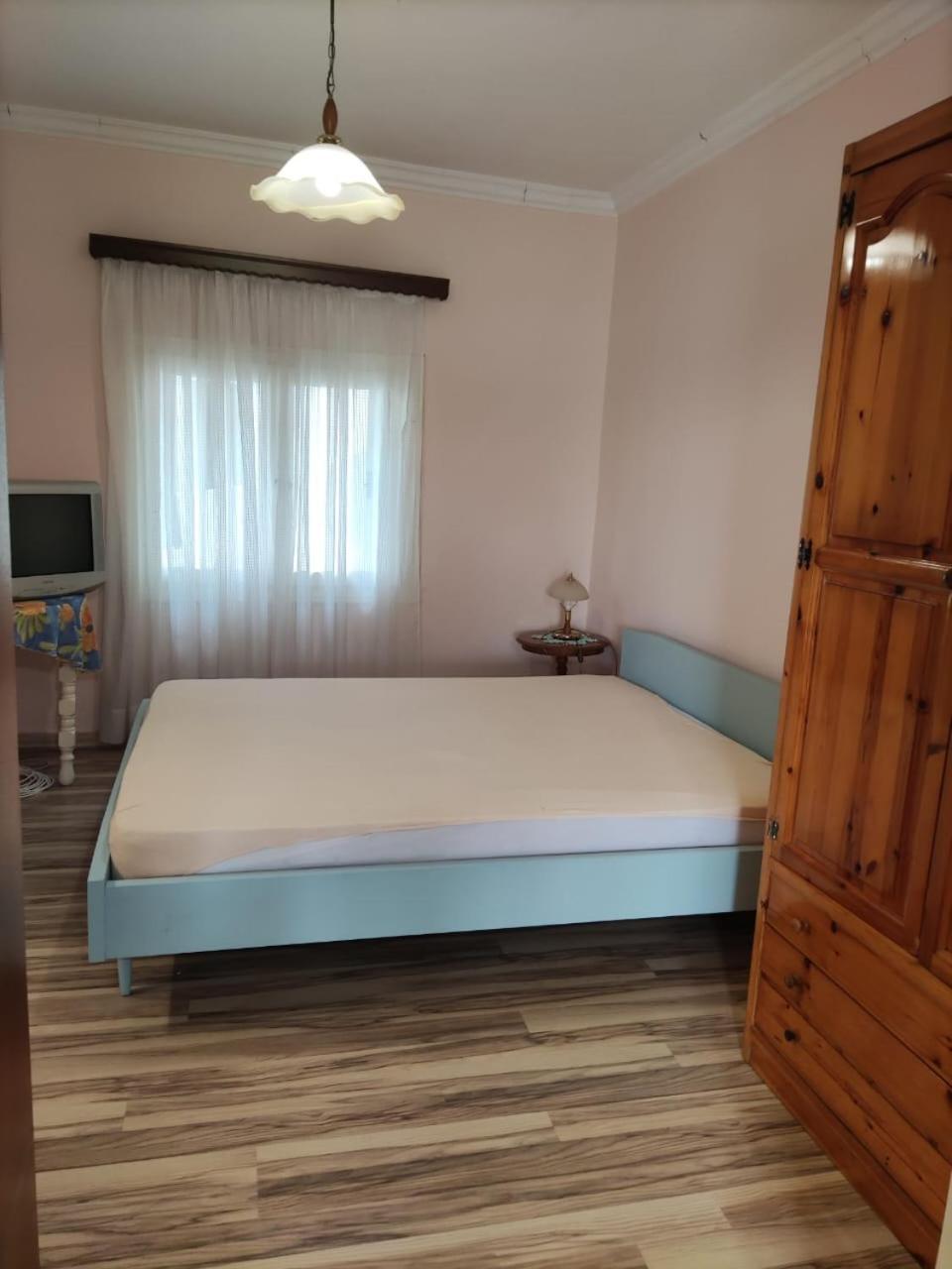 Sissy Apartment Vrahati Exterior foto